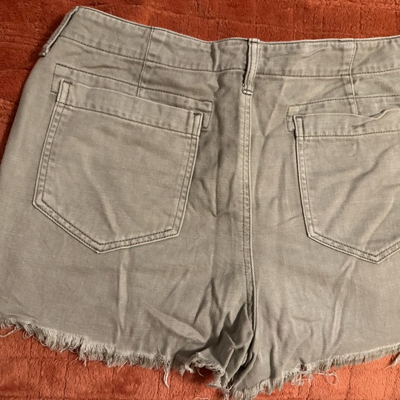 American Eagle Shorts Army Green Button Up Raw Hem - Picture 3 of 4